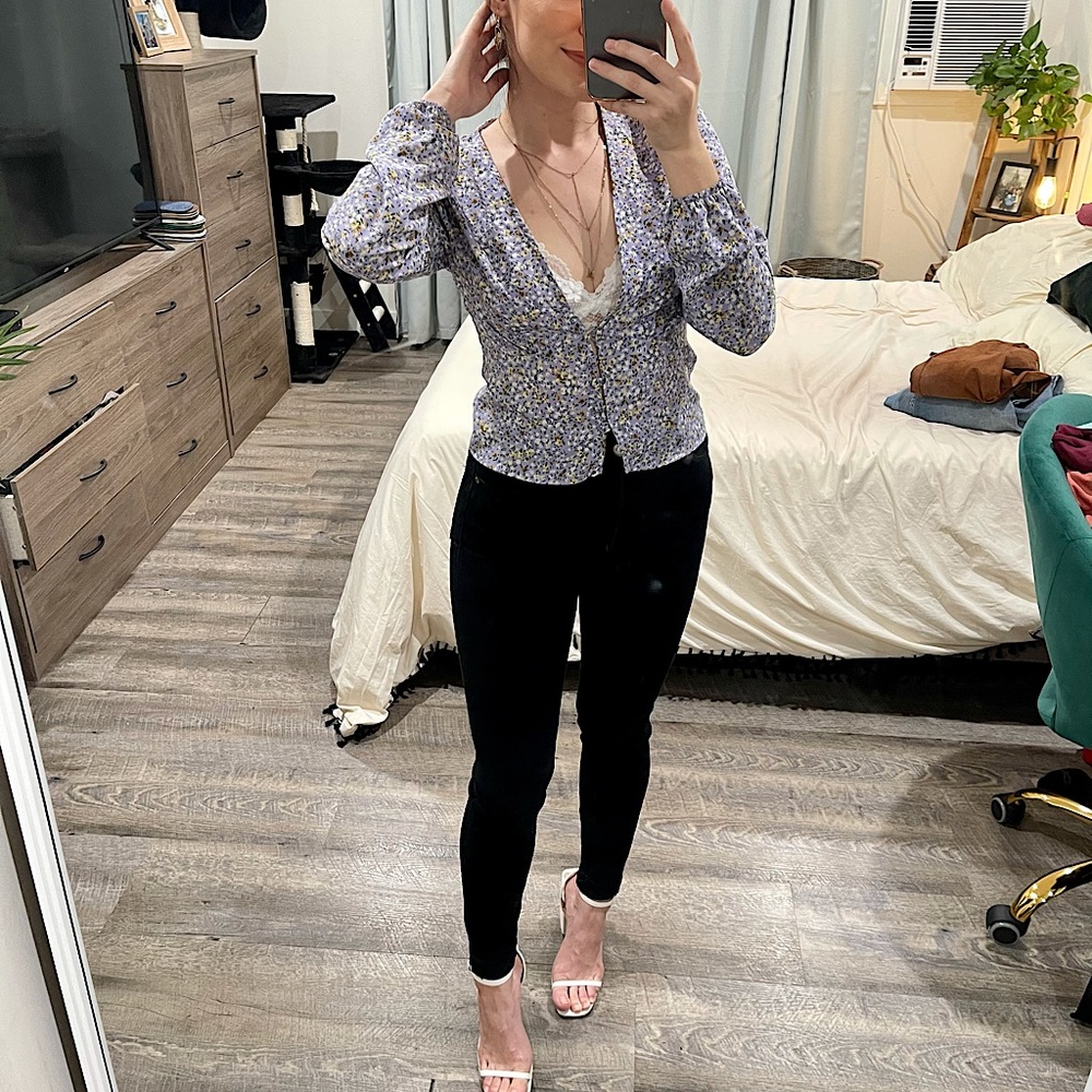 Emory park spring blouse. 💜🌻
